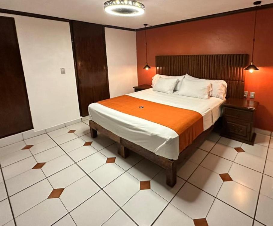 Hotel Zapotlan 古斯曼城 外观 照片